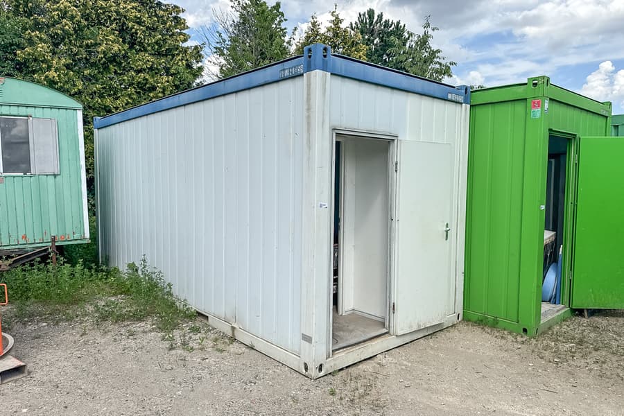 Baustellencontainer mit Inhalt, versperrbar